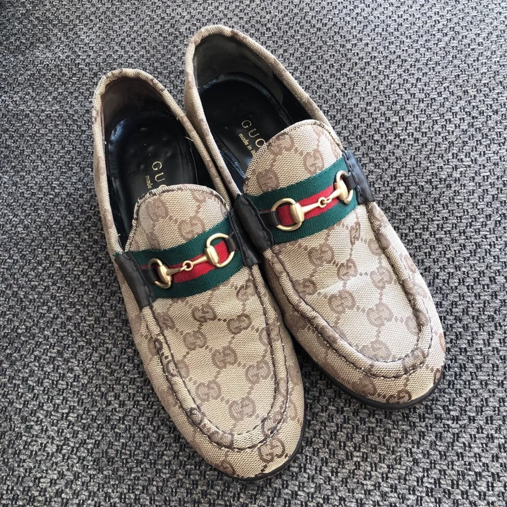 Gucci Beige and Green loafers - Picture 1 of 5